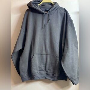 Pretty Little Thing Women's Size L gray Ultimate Oversized Hoodie.